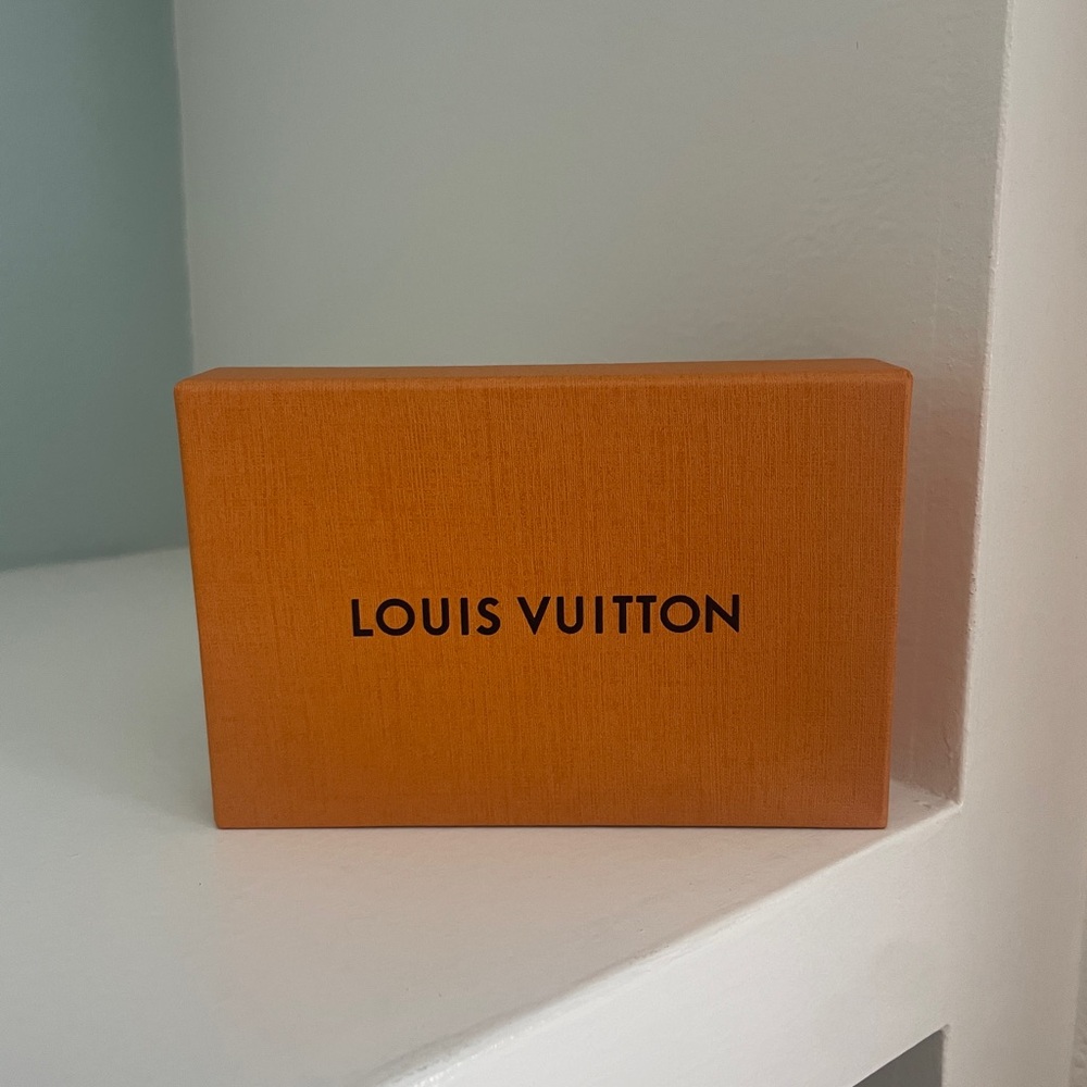 Louis Vuitton Box 5.5 x 3.5 x 1 MINT